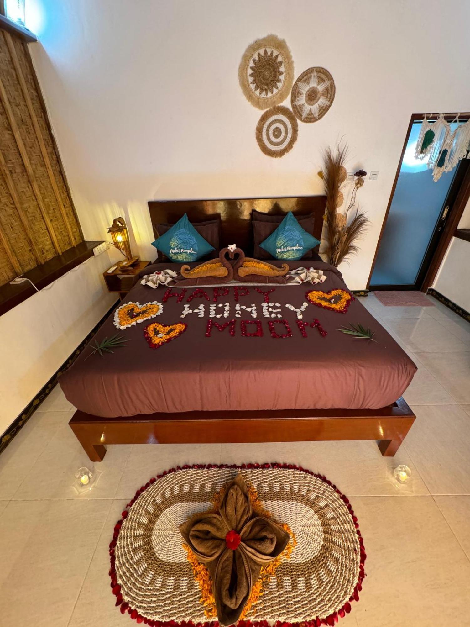 Meket Bungalows Toyapakeh Экстерьер фото