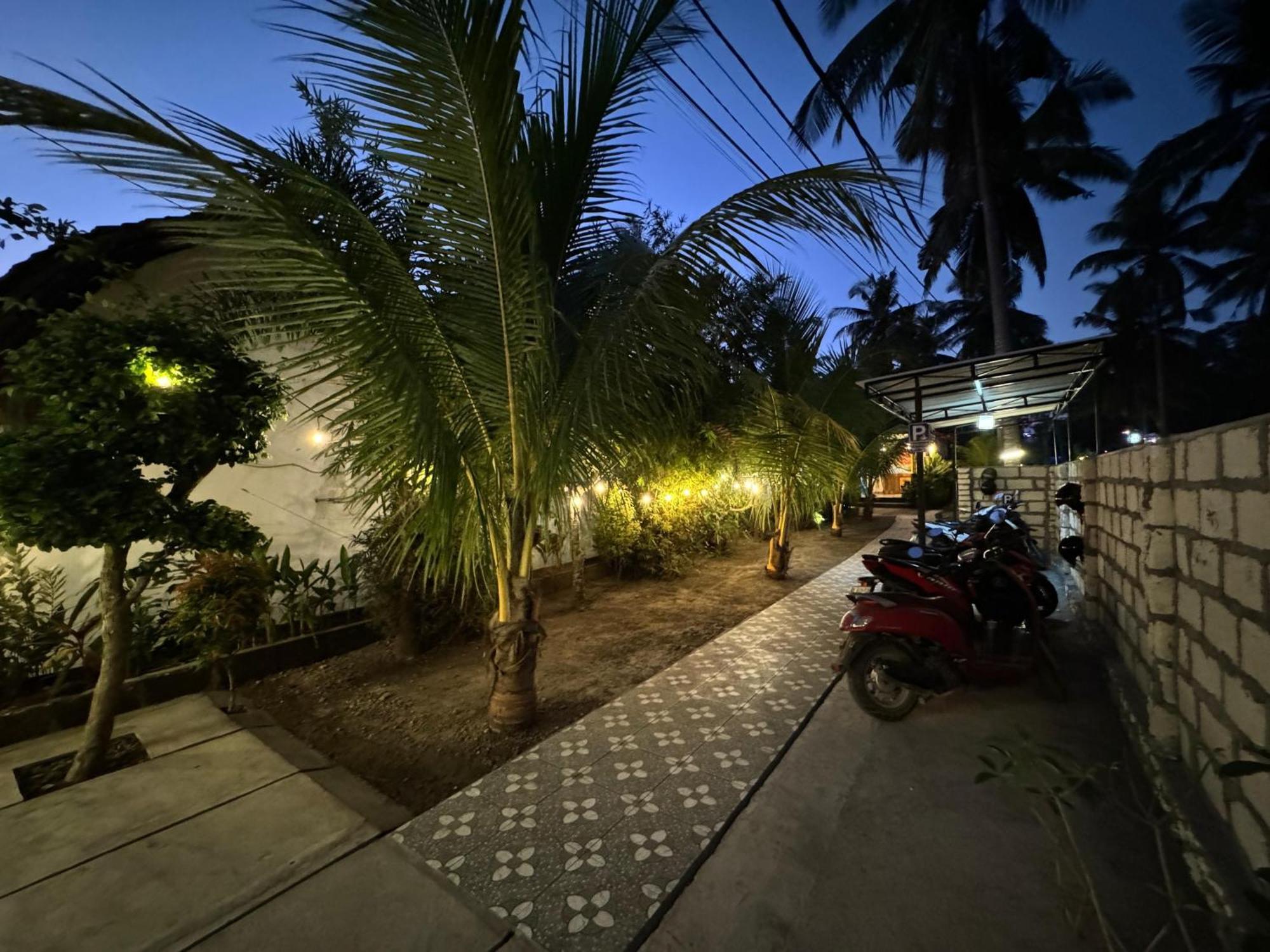 Meket Bungalows Toyapakeh Экстерьер фото